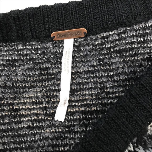 ➕➕ FREE PEOPLE SUPERSTAR Aztec Black Crop Sweater - Picture 6 of 7